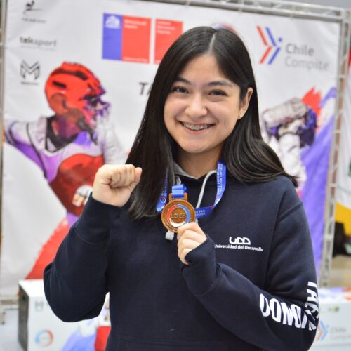 Estudiante de Ingeniería Civil en Informática UDD obtiene el 3er lugar en Taekwondo en las LDES 2025 
