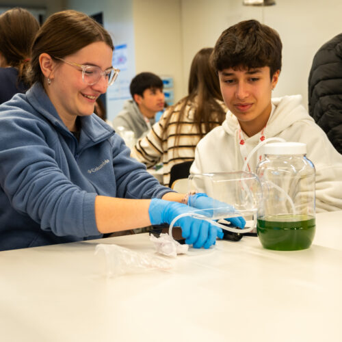 Maker Camp enfocado en biomedicina y tecnología se realizó con más de 100 estudiantes de enseñanza media